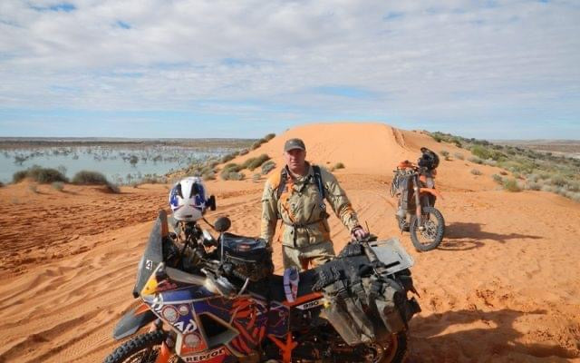 NOMAD MOTO